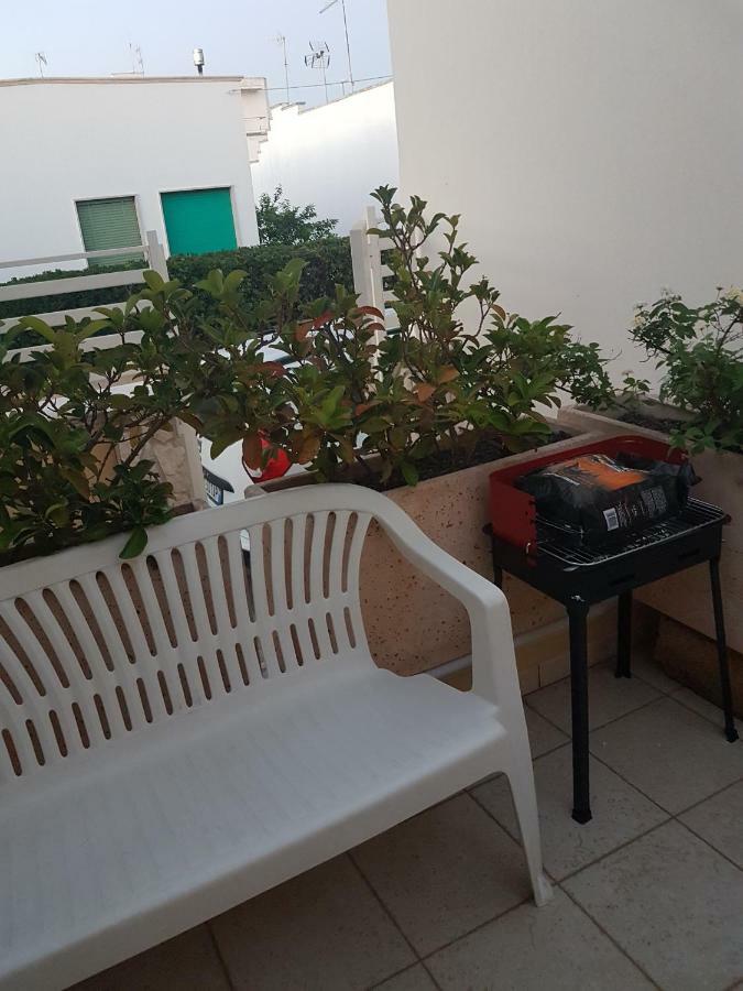 Casa Vacanze Manila マリーナ・ディ・マンカヴェルサ エクステリア 写真